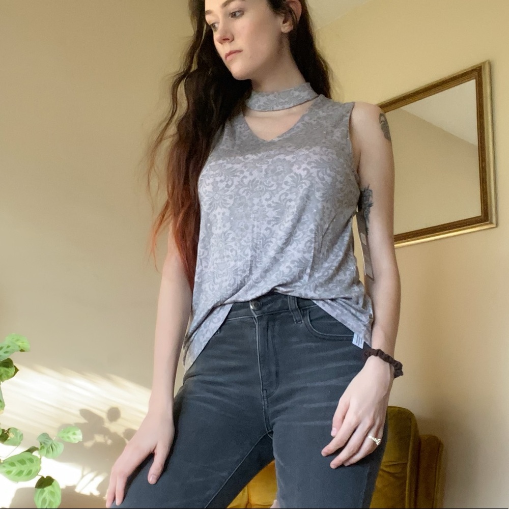 Lilac Choker-neck Tank